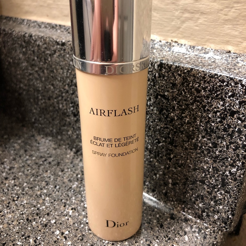 Dior Airflash Spray Foundation